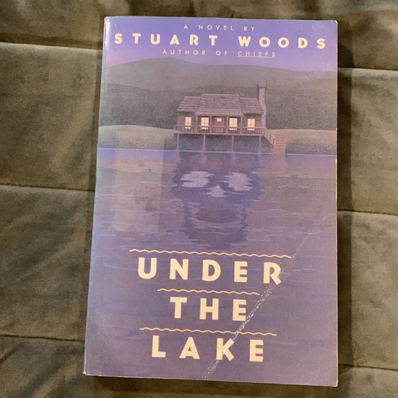 3 Stuart Woods Paperbacks - Picture 3 of 5
